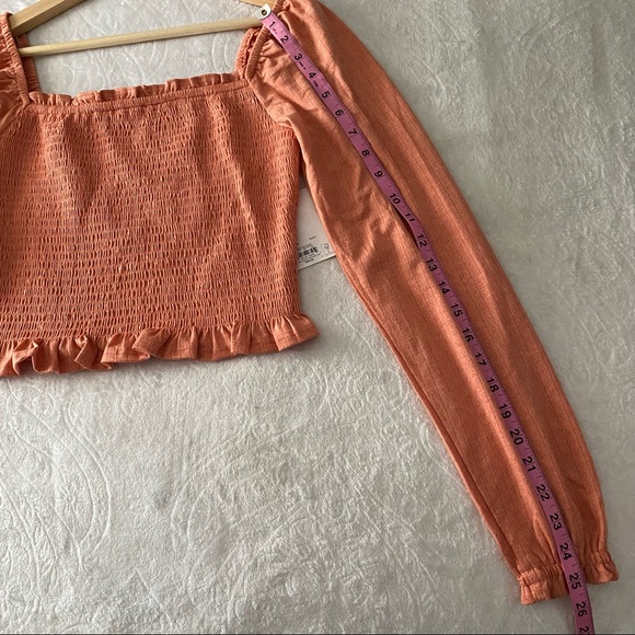 NWT Cropped Smocked Square Neck Billow Sleeve Top - Picture 4 of 11